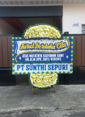 Papan Bunga Duka di Sumber Karya